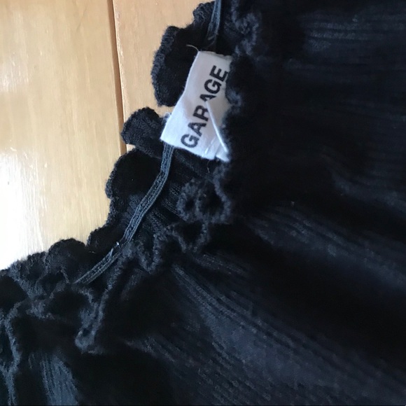 off the shoulders - Picture 3 of 5